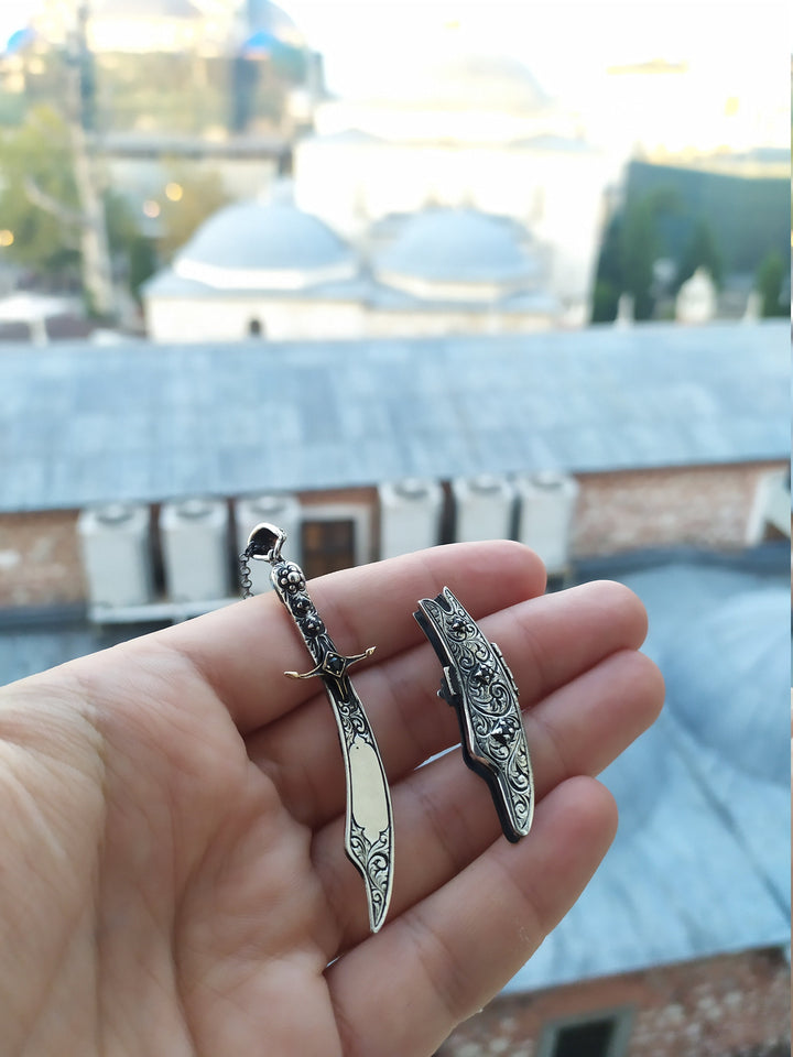 Personalised 925 Sterling Silver Ottoman Sword Necklace, Sword Pendant with its Scabbard, Ottoman Calligraphy Jewelry, Custom Jewelry