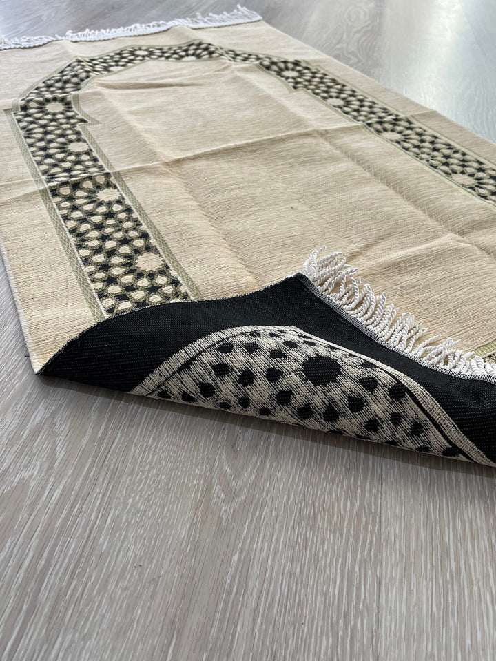 Al-Andalusiyyin Cream Lux Prayer Mat, Chenille Fabric Sajjada, Lightweight Musallah, Prayer Rug, Janamaz Hajj Umrah Gift, Muslim Gift Set