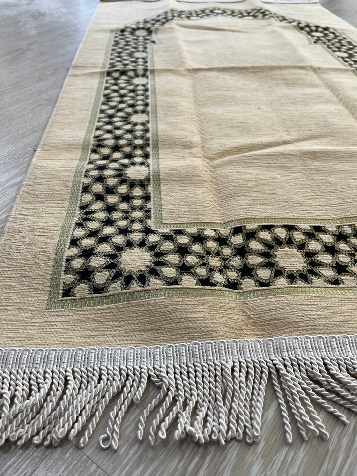 Al-Andalusiyyin Cream Lux Prayer Mat, Chenille Fabric Sajjada, Lightweight Musallah, Prayer Rug, Janamaz Hajj Umrah Gift, Muslim Gift Set