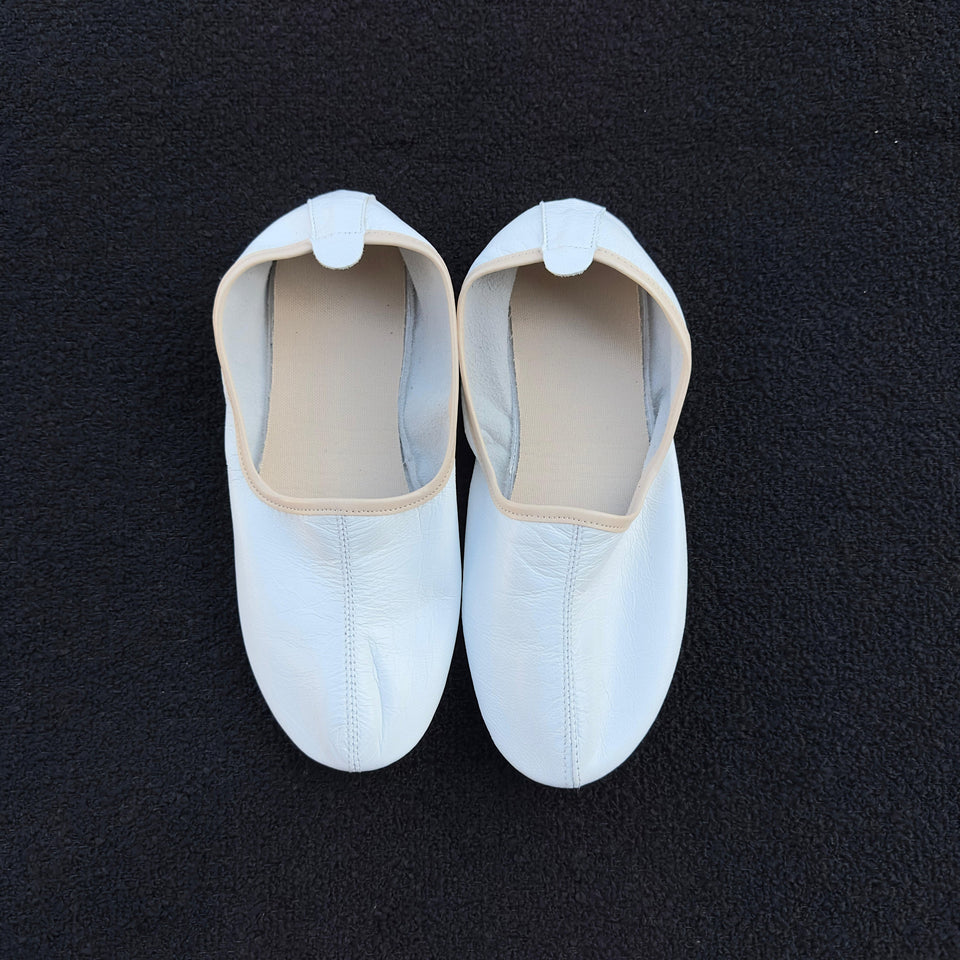 Genuine Leather Home Shoes, White Beige Slippers in Women Size, White Leather Socks, Leather Slippers, Traditional Home Shoes, Moccasin