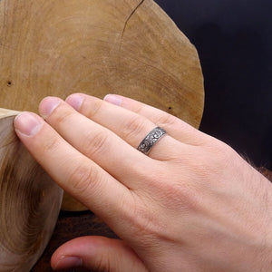 Рачно изработено оригинално пенкало дело сребрен прстен, обичен венчален прстен, чинија за венчални прстени за него - 7-та сребрена годишнина - подарок за венчавки - носач на прстен