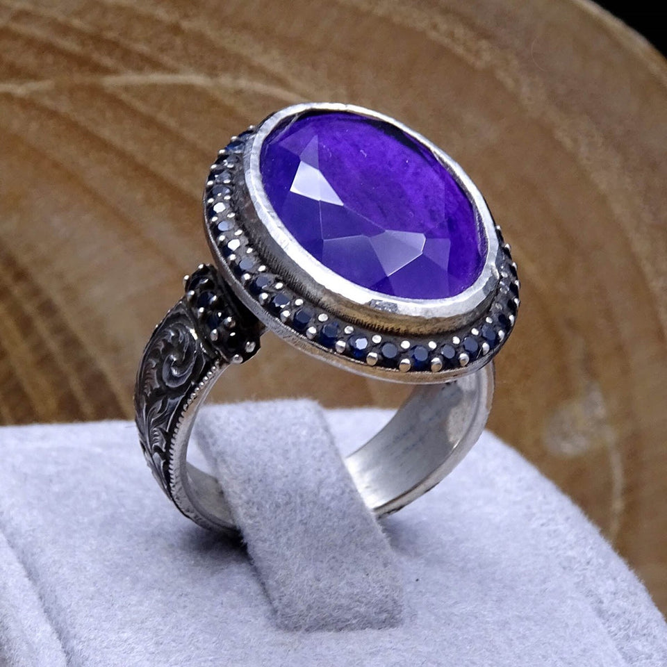 नीलम पत्थर की स्टर्लिंग चांदी की अंगूठी / हस्तनिर्मित महिला की अंगूठी / हस्ताक्षर की अंगूठी / रत्न की अंगूठी / उसके / रत्न के लिए उपहार अंगूठी अंगूठी