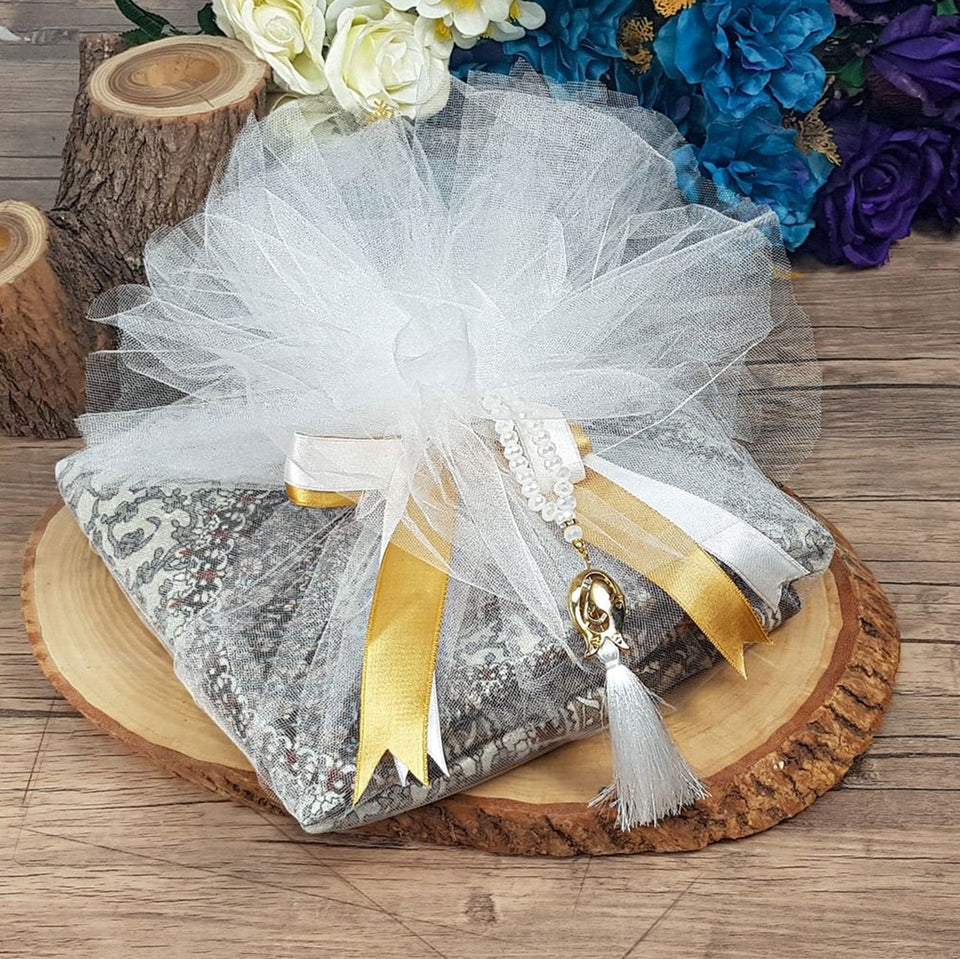 Islamic Gift Set Pack | Luxury Prayer Mat | 33 Beads Crystal Tasbeeh | Gift Box Decorated With Tulle | Personalized Gift |Gift For Her |H538