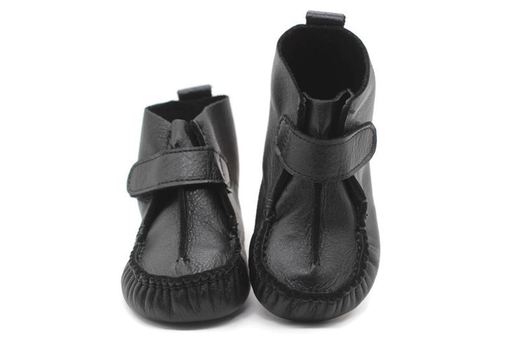 Black Non-Slip First Walking Shoes Classic Breathable Loop Sneakers, Baby Moccasins, Newborn Leather Slippers