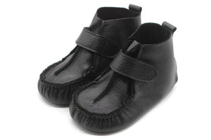 Black Non-Slip First Walking Shoes Classic Breathable Loop Sneakers, Baby Moccasins, Newborn Leather Slippers