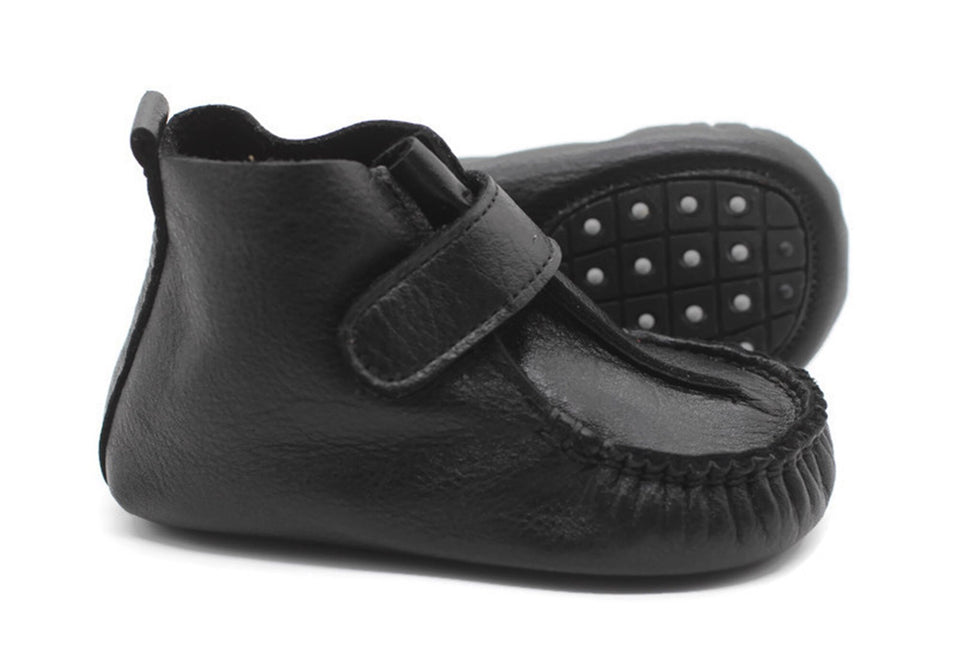 Këpucë të para në këmbë të zezë jo-shqip, atlete klasike me frymëmarrje, mokasina për fëmijë, pantofla lëkure të porsalindura