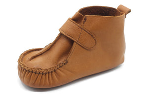 Light Brown Non-Slip First Walking Shoes Classic Breathable Loop Sneakers, Baby Moccasins, Newborn Leather Slippers