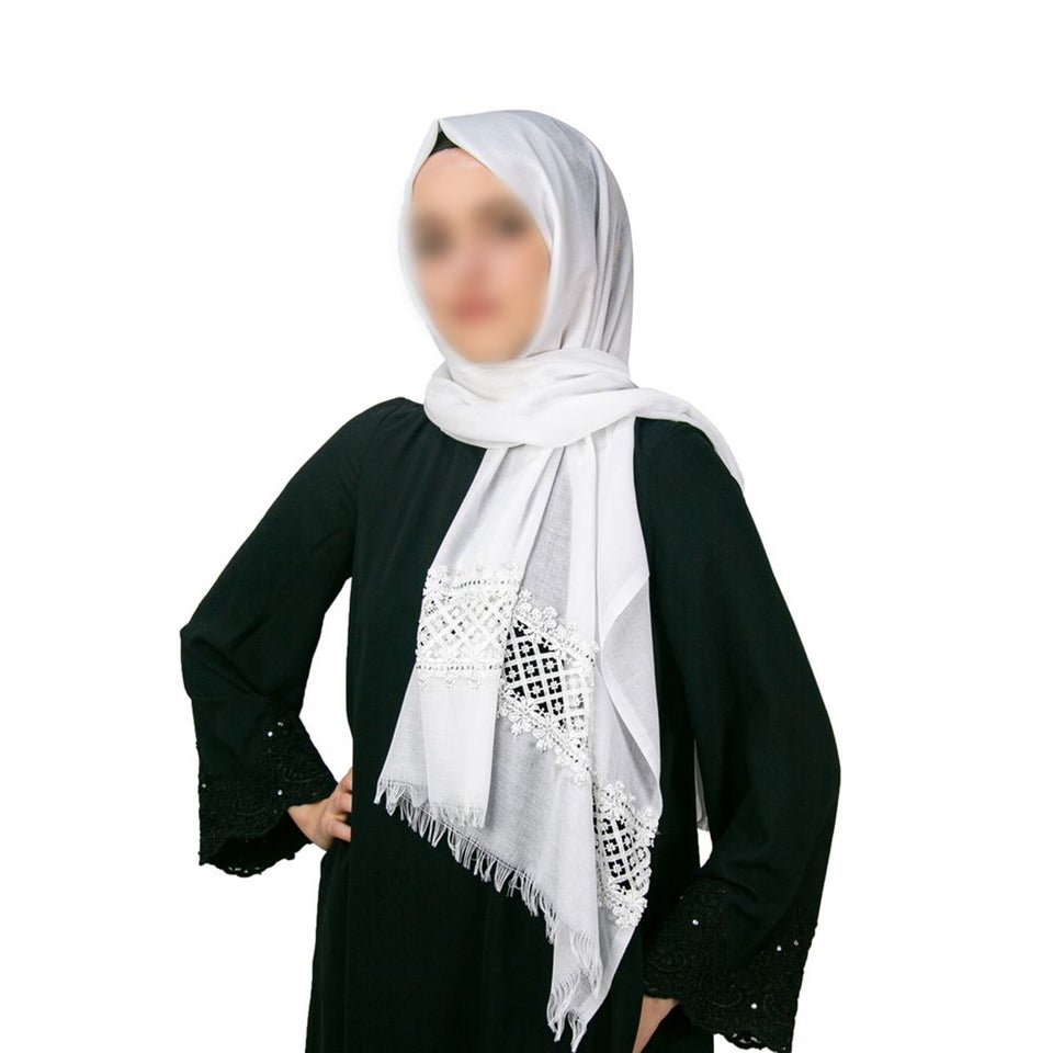 روسری سفید گیپور حجاب | حجاب سبک ترکی نرم | لباس مسلمانانه | لباس زنان مسلمان | مسلماه حجاب | شال اسلامی | مد حجاب