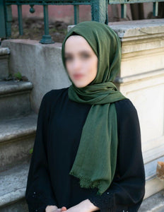 Sciarpa di cotone verde Hijab | Hijab morbido stile turco | Muslimah Wear | Abbigliamento donna musulmana | Muslimah Hijab | Scialle islamico | Moda Hijab