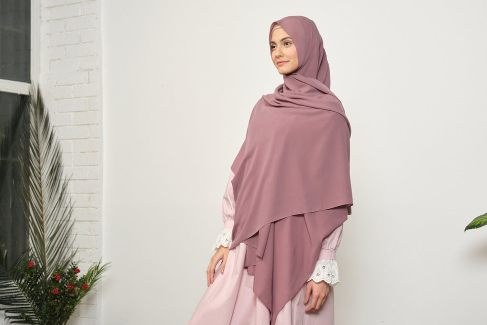 Hixhabi mëndafshi pastel rozë Dubai | Hixhabi i stilit të butë turk | Veshja Muslimah | Veshje për Gratë Myslimane | Muslimah Hixhab | Shall | Moda Hixhab