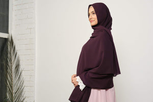 Damson Dubai Silk Sciarpa Hijab | Hijab morbido stile turco | Muslimah Wear | Abbigliamento donna musulmana | Muslimah Hijab | Scialle | Moda Hijab