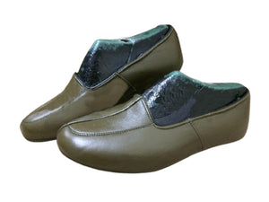 Lux Genuine Leather Khaki Feet Warmer na may Laki ng Babae | Mga medyas ng taglamig | Sapatos | Unisex House Tsinelas | Mga Kamay na Katad na Gawang Pantao | Mga Sapatos sa Bahay - islamicbazaar