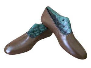 Lux Genuine Leather Brown Feet Warmer na may Laki ng Babae | Mga medyas ng taglamig | Winter Shoes | Mga Tsinelas sa Bahay | Mga Kamay na Katad na Gawang Pantao | Home Sapatos - islamicbazaar