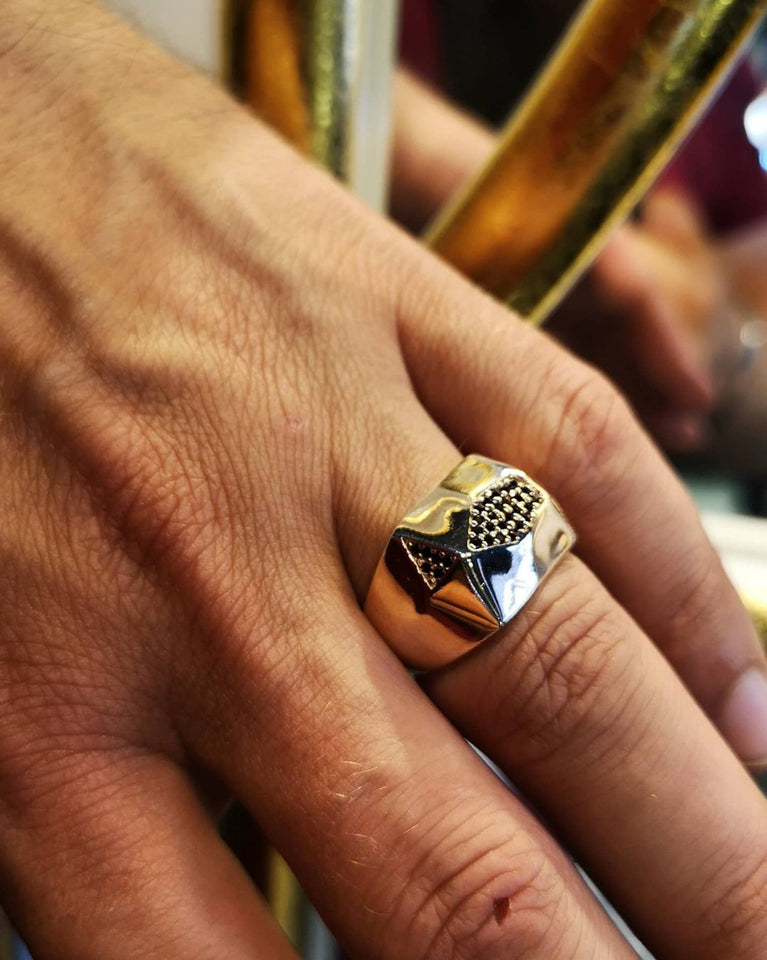 Signet ring deals ruby