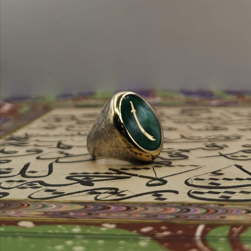 Silver rings with outlet green stones