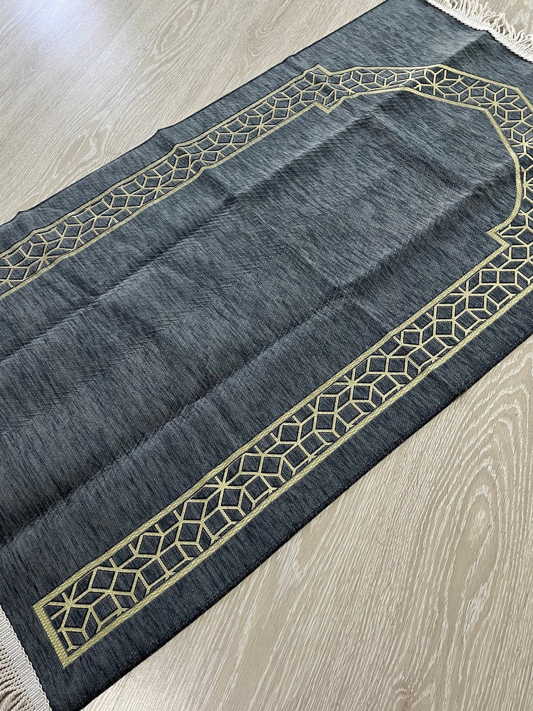 Al-Khwarizmi Grey Lux Prayer Mat, Chenille Fabric Sajjada, Lightweight Musallah, Prayer Rug, Janamaz Hajj Umrah Gift, Muslim Gift Set