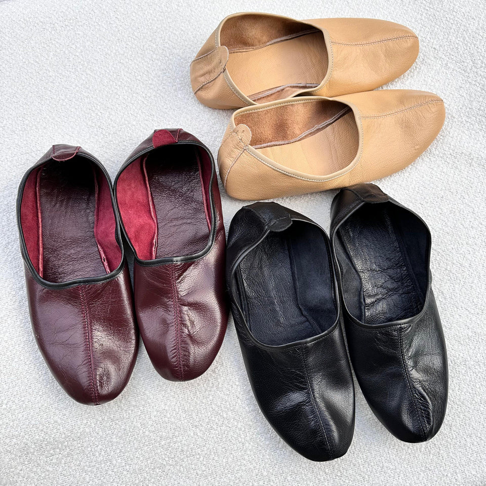 महिलाओं के साइज़ में असली लेदर बेज तवाफ़ जूते, चमड़े की चप्पलें, घरेलू जूते, चमड़े के इनसोल के साथ घरेलू चप्पलें, ग्राउंडिंग जूते